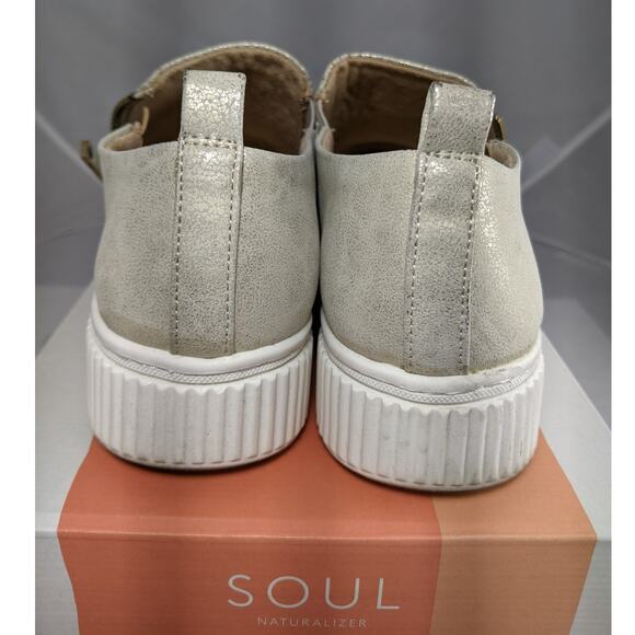 Naturalizer SOUL Turner Slip On Sneaker soft gold faux leather - Picture 3 of 8